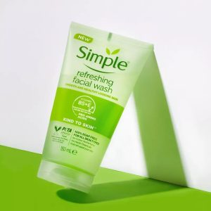 ژل شستشوی رفرشینگ سیمپل Simple Refreshing Facial Gel Wash