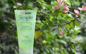 ژل شستشوی رفرشینگ سیمپل Simple Refreshing Facial Gel Wash